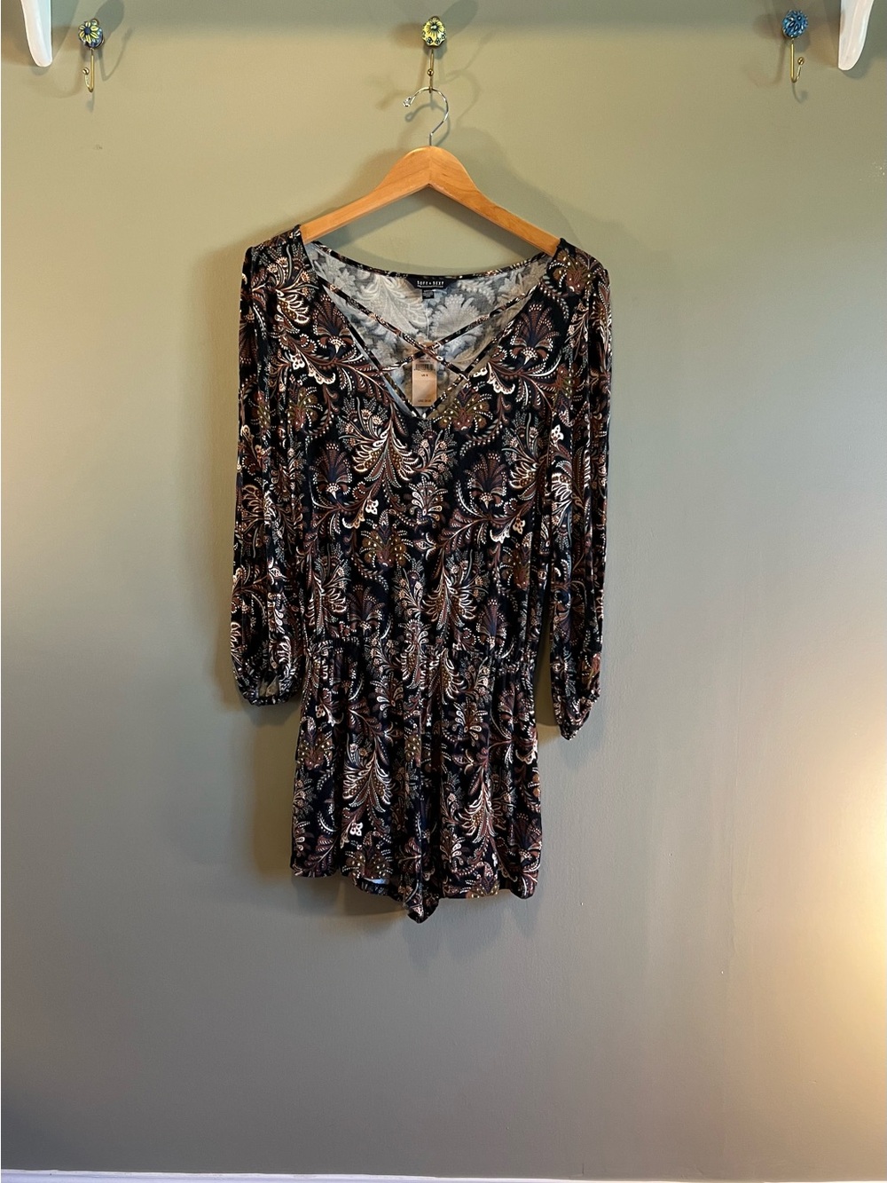 American Eagle Outfitters Black Paisley-Print Long‎ Sleeve Romper